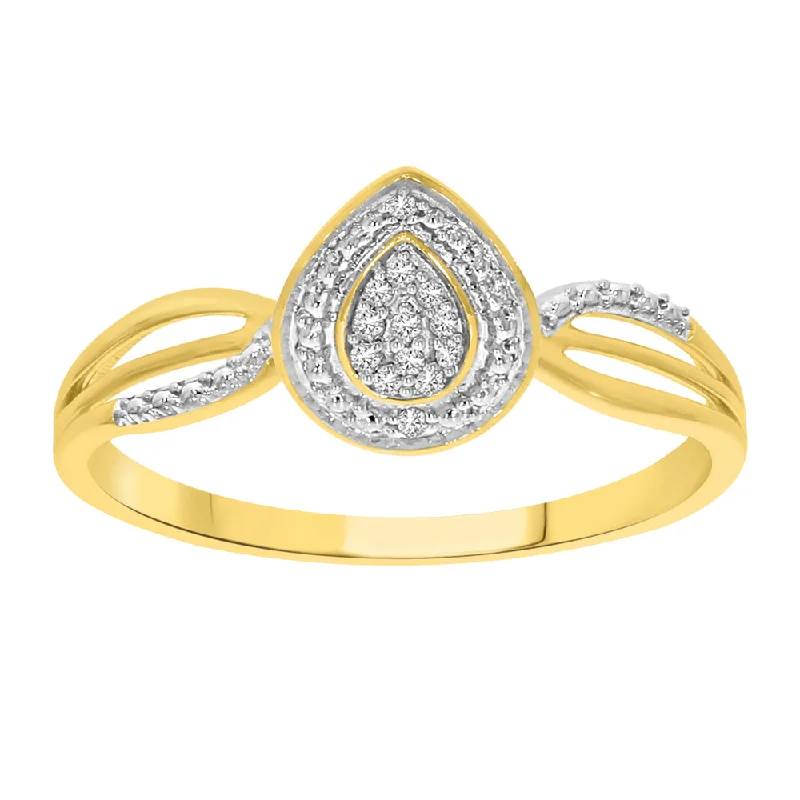 9ct Yellow Gold Pear Shaped Ring with 13 Diamonds